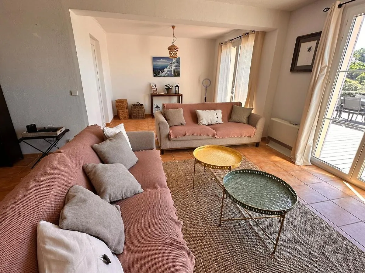 Holiday home Appt 87M2 - 3 Etoiles - Parking - Wifi - Clim - Piscine Villa Roquebrune-sur-Argens France