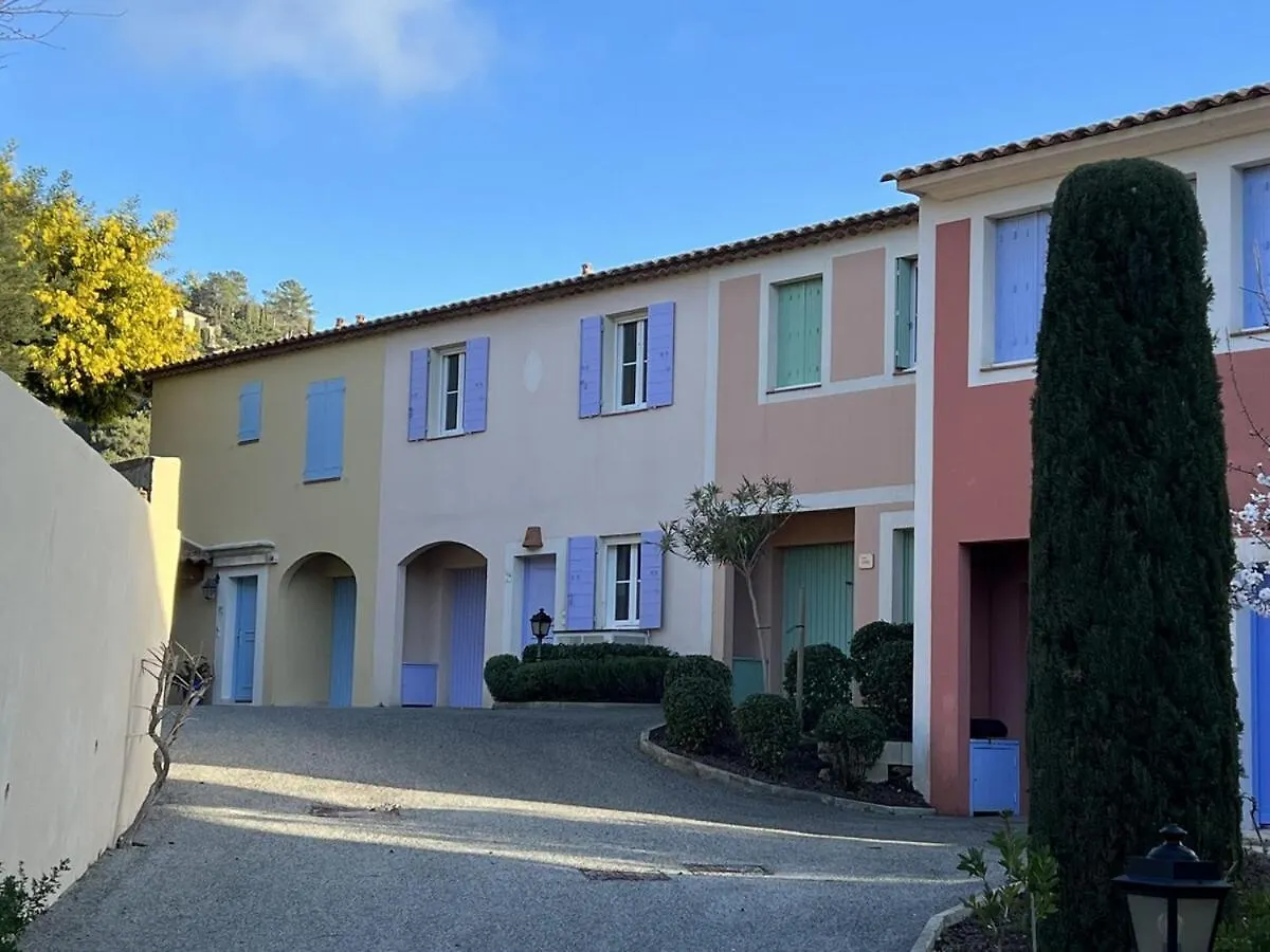 Appt 87M2 - 3 Etoiles - Parking - Wifi - Clim - Piscine Villa Roquebrune-sur-Argens 0*,  France