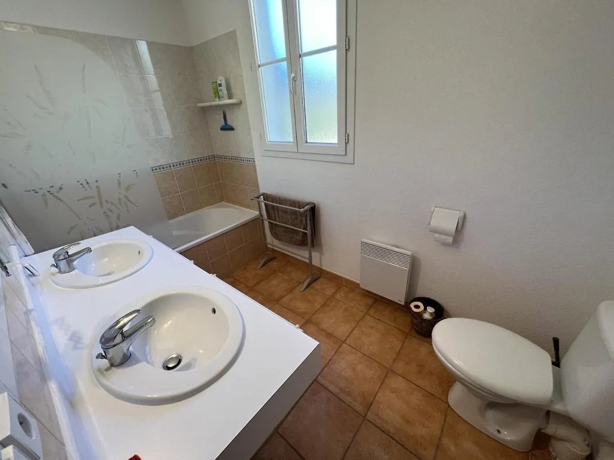 Holiday home Appt 87M2 - 3 Etoiles - Parking - Wifi - Clim - Piscine Villa Roquebrune-sur-Argens